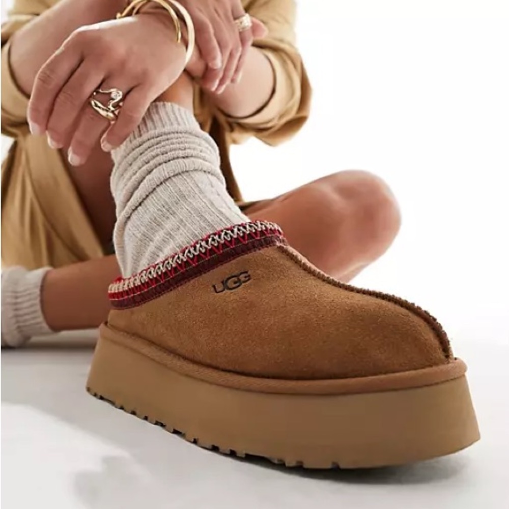 Ugh Tazz Platform in Chesnut